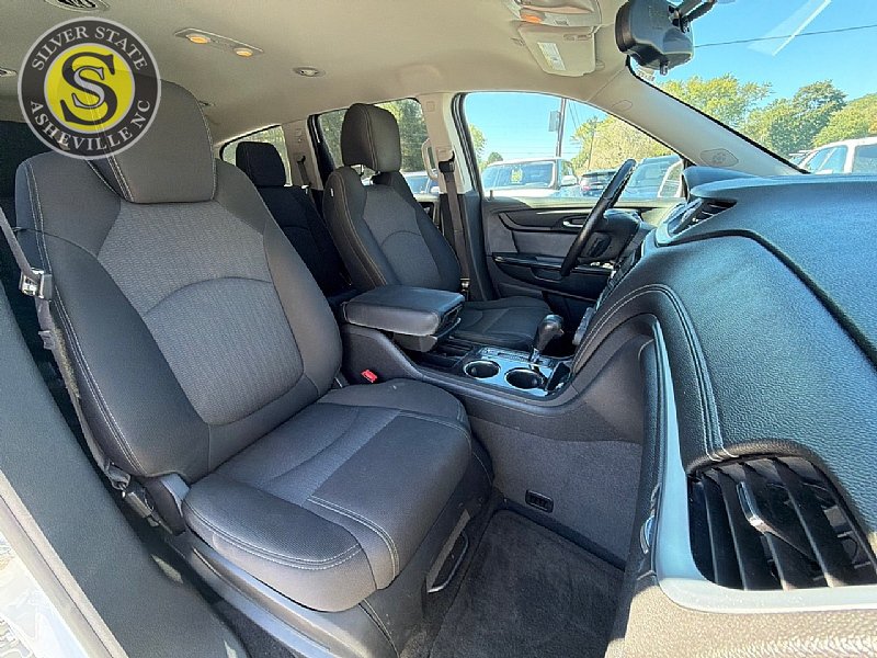 Used 2017 Chevrolet Traverse LT FWD image 18