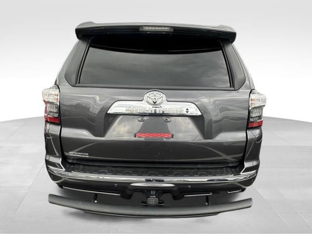 Used 2022 Toyota 4Runner Limited AWD/4WD image 7
