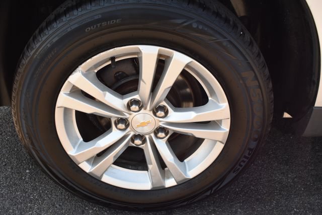 Used 2017 Chevrolet Equinox LS FWD image 42