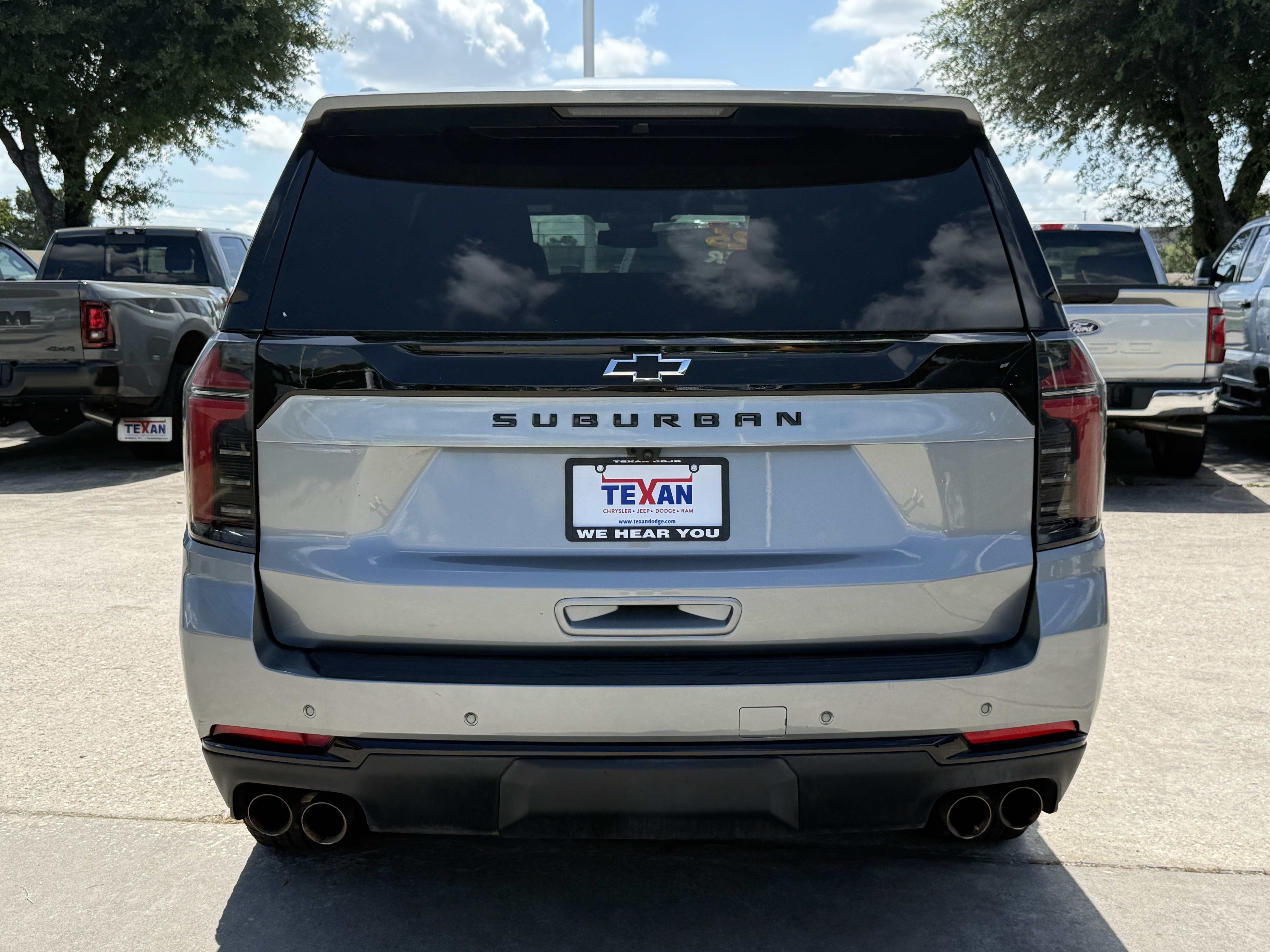 Used 2025 Chevrolet Suburban Z71 AWD/4WD image 6