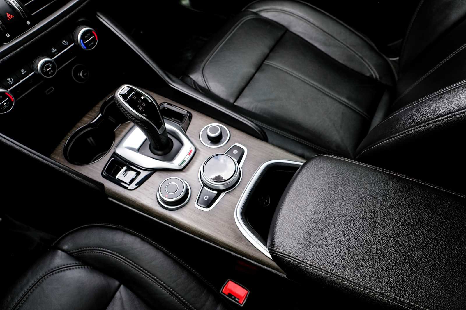 Used 2022 Alfa Romeo Giulia Ti AWD/4WD image 26