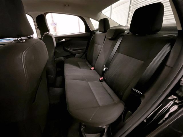 Used 2015 Ford Focus SE w/ SE Sport Package FWD image 26