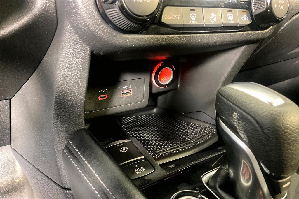 Used 2024 Nissan Kicks SR w/ SR Premium Package FWD image 27