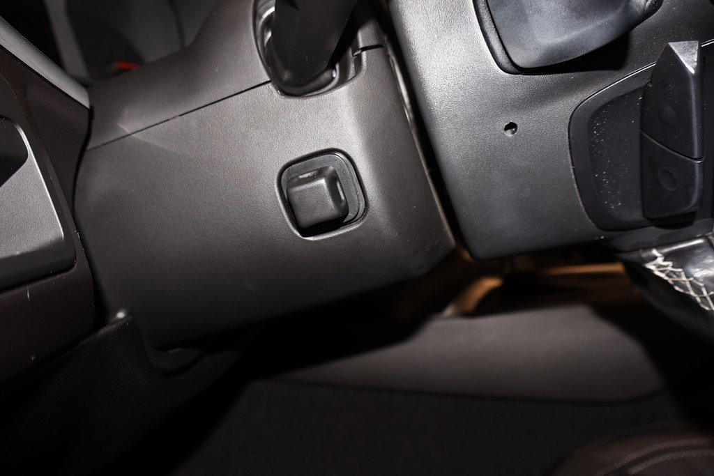 Used 2017 Chevrolet Corvette Stingray Coupe w/ Carbon Flash Badge Package image 24