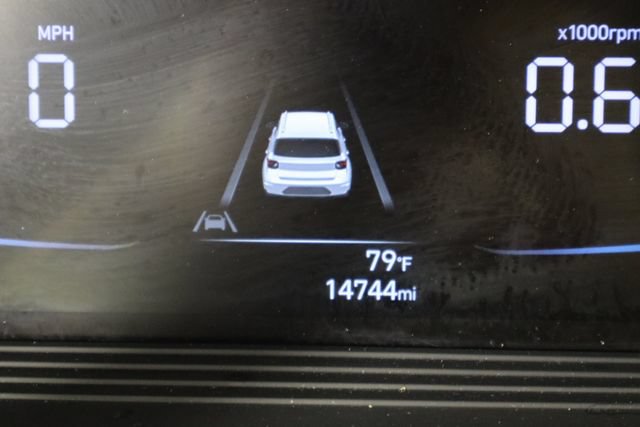 Used 2025 Hyundai Venue SEL FWD image 33