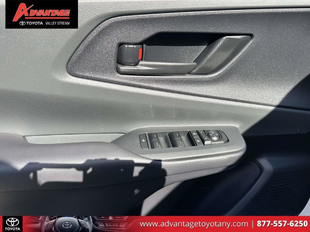 Used 2023 Toyota Prius LE AWD/4WD image 19