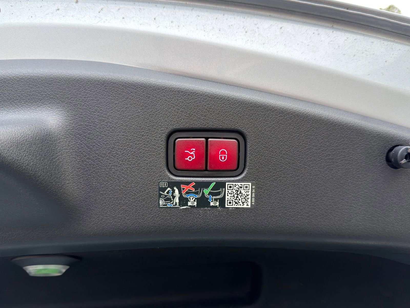 Certified 2024 Mercedes-Benz CLE 300 4MATIC Coupe image 14