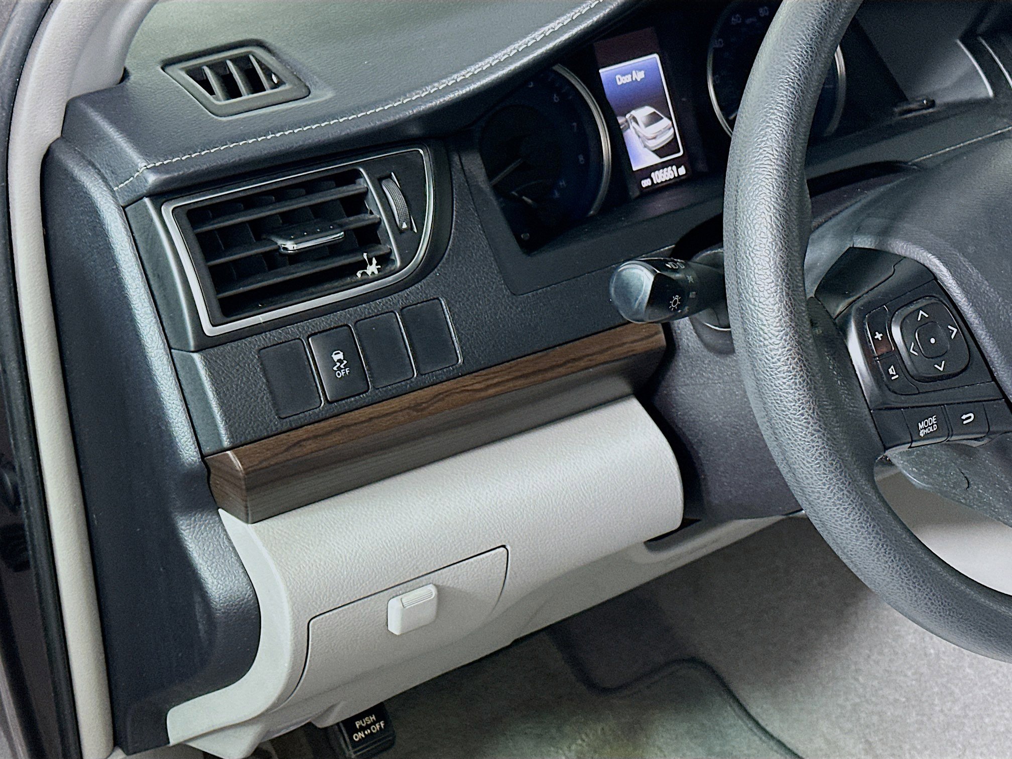 Used 2016 Toyota Camry LE FWD image 16