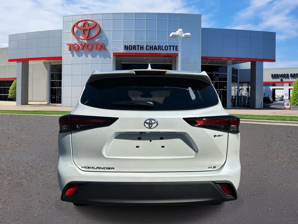 Used 2026 Toyota Highlander XLE AWD/4WD image 6