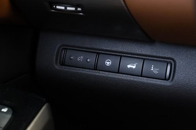 Certified 2025 Nissan Pathfinder Platinum AWD/4WD image 22