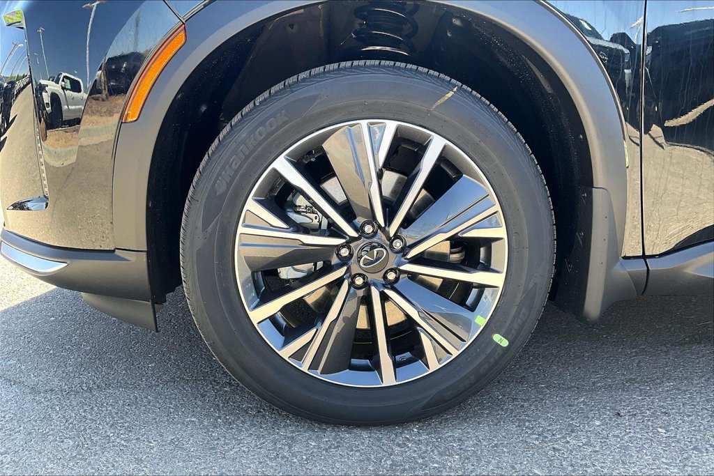 New 2027 INFINITI QX60 Luxe w/ Family Package FWD image 13