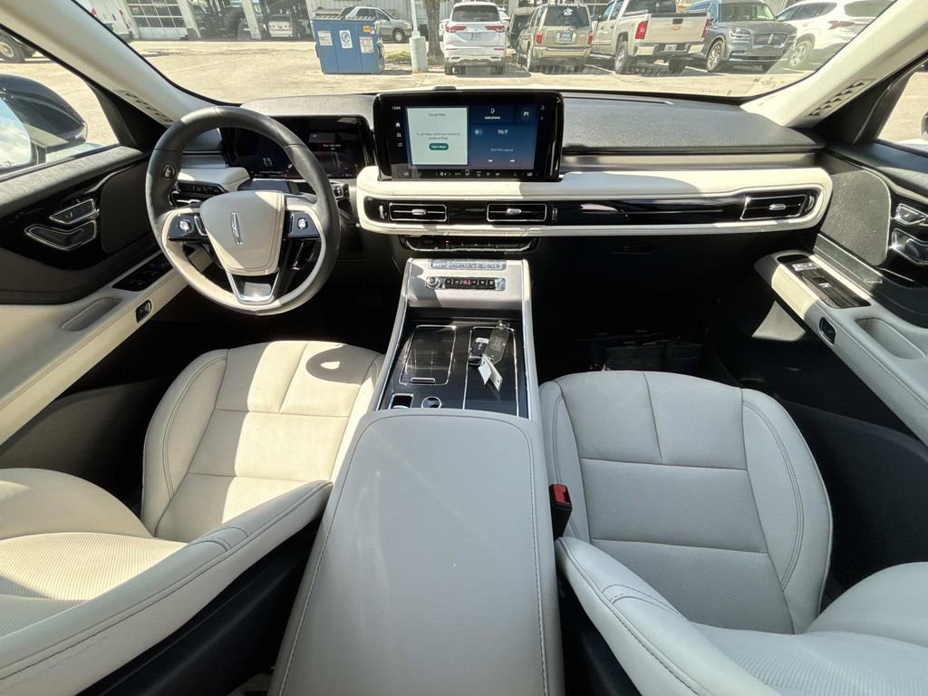 New 2026 Lincoln Aviator 2WD image 16