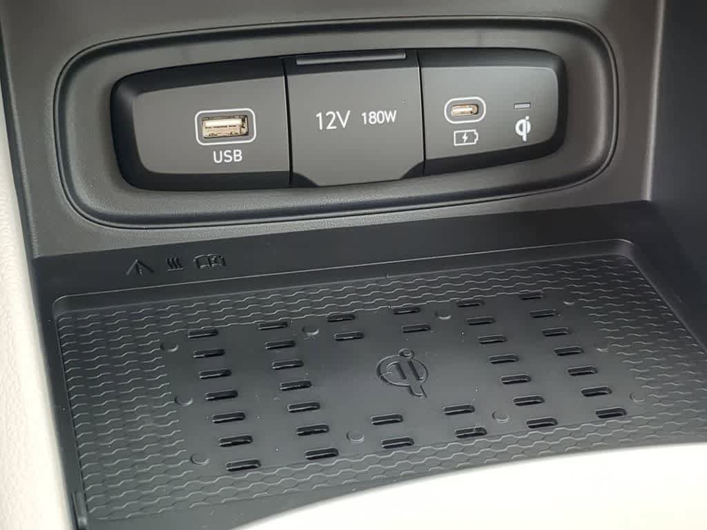 New 2026 Hyundai Venue SEL FWD image 31