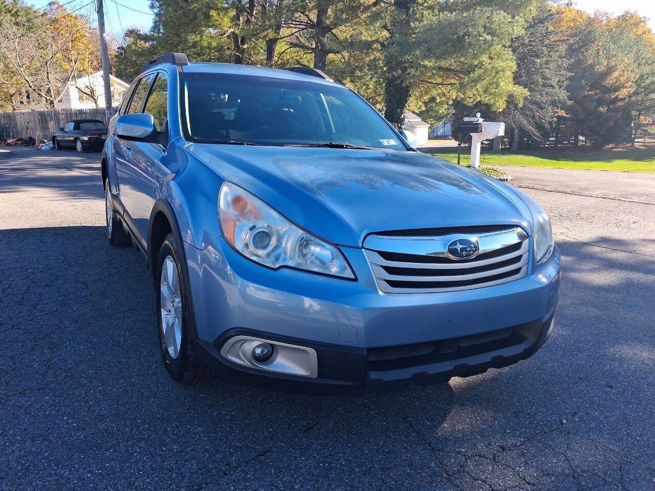Used 2011 Subaru Outback 2.5i Premium w/ All-Weather Pkg AWD/4WD image 7