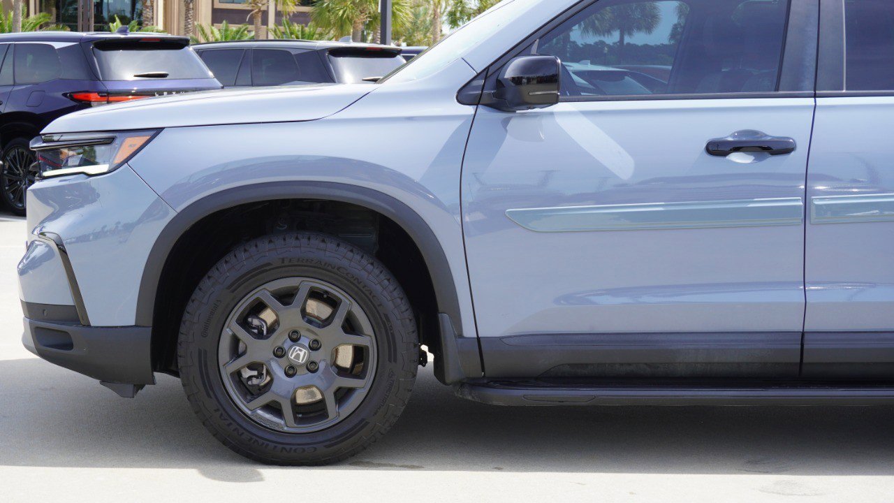 Used 2023 Honda Pilot TrailSport image 10