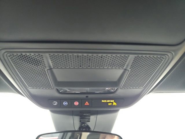 Used 2024 Chevrolet Traverse LT image 48