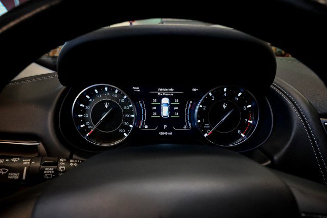 Used 2022 Maserati Levante Modena AWD/4WD image 31