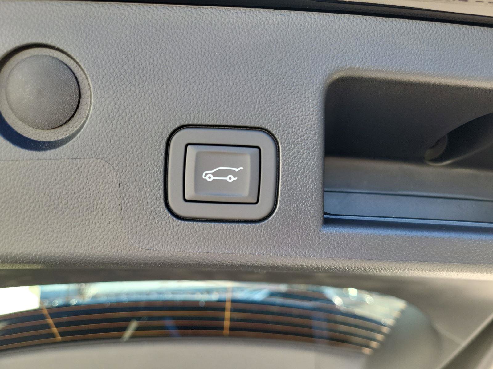 New 2026 Chevrolet Equinox ACTIV w/ Safety and Technology Package image 23