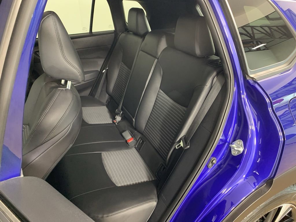 Used 2023 Toyota Corolla Cross XSE w/ Convenience Package image 30