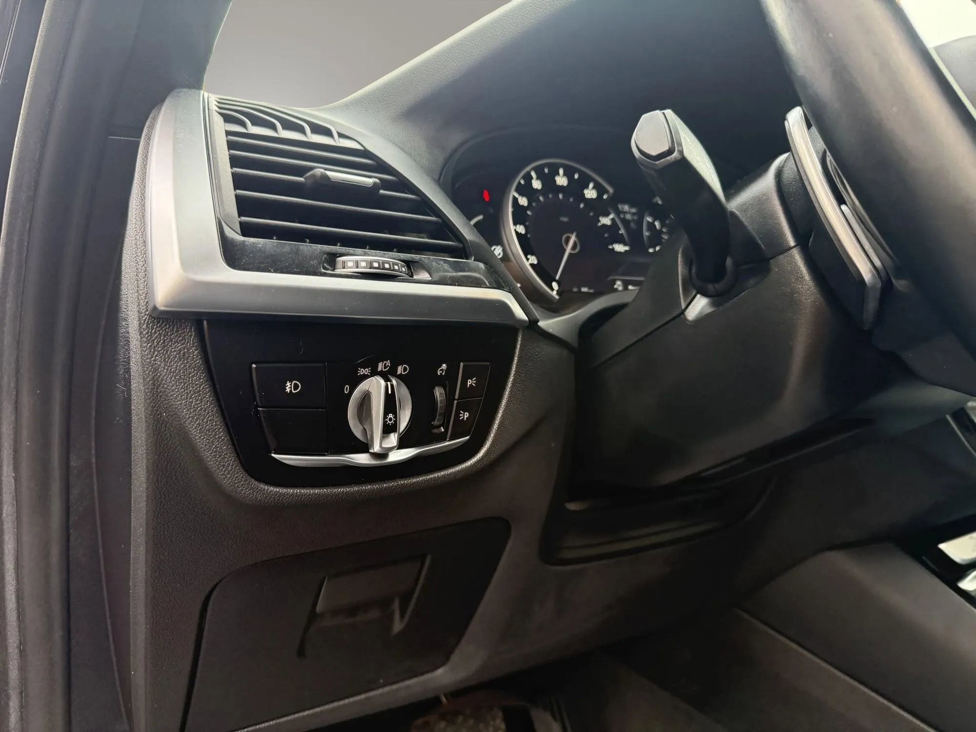 Used 2018 BMW X3 xDrive30i image 17