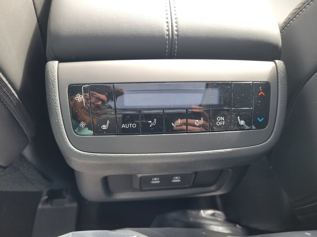 New 2026 Nissan Pathfinder SL w/ SL Premium Package AWD/4WD image 33