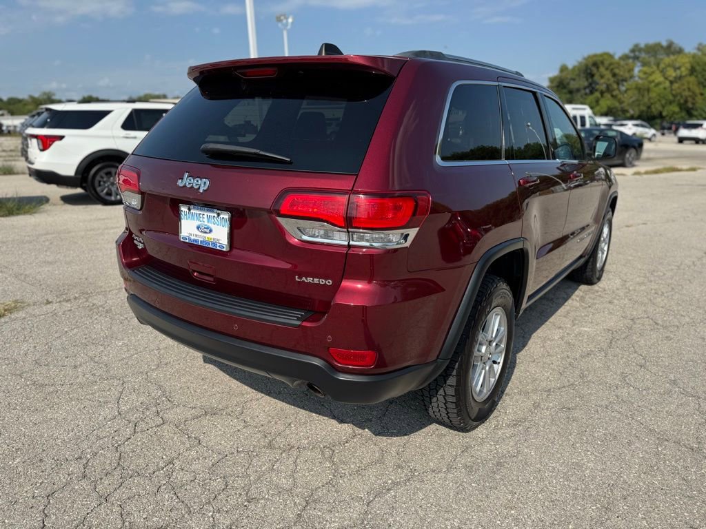 Used 2020 Jeep Grand Cherokee Laredo image 5
