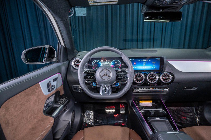 New 2025 Mercedes-Benz GLA 35 AMG 4MATIC image 17