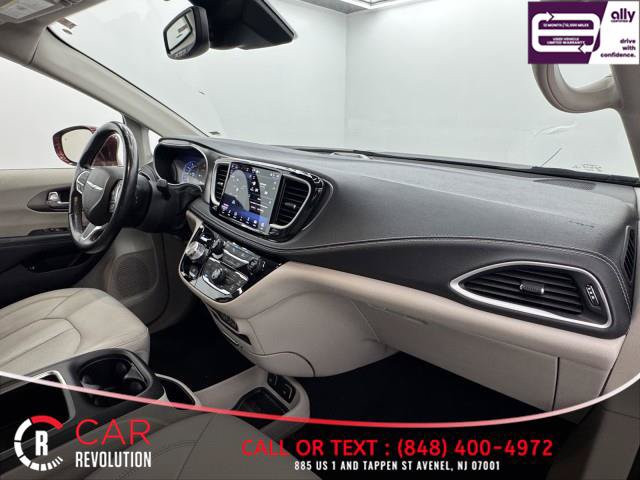 Used 2021 Chrysler Pacifica Touring-L FWD image 66