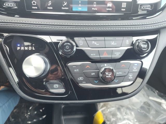 New 2026 Chrysler Pacifica Select image 6