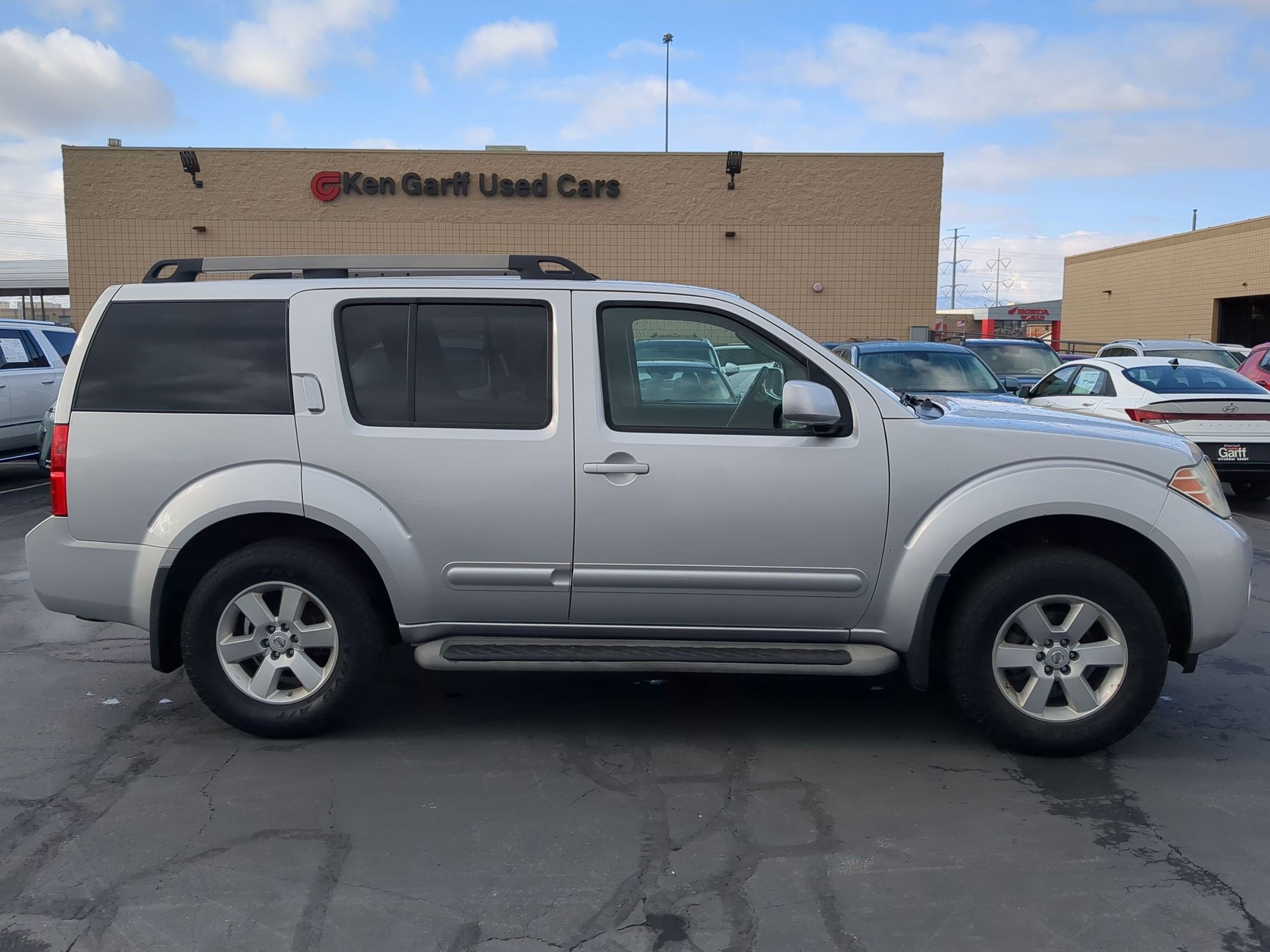 Used 2011 Nissan Pathfinder SV w/ Protection Pkg image 2