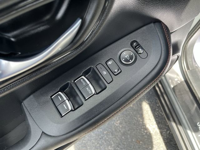 Used 2025 Honda HR-V Sport image 17