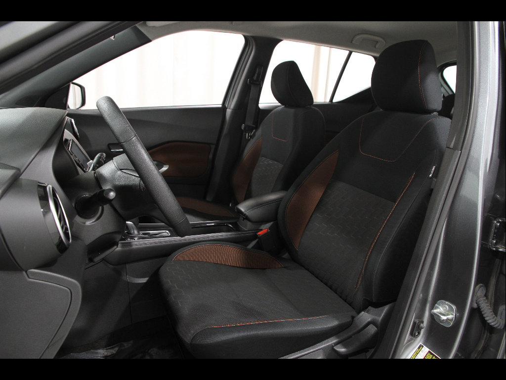 Used 2024 Nissan Kicks SR w/ Exterior Package FWD image 5