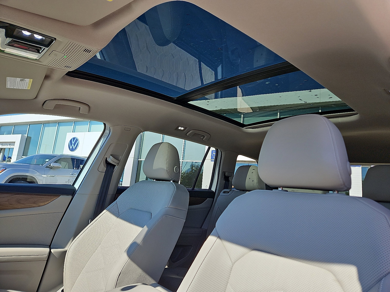 New 2026 Volkswagen Atlas SE image 14