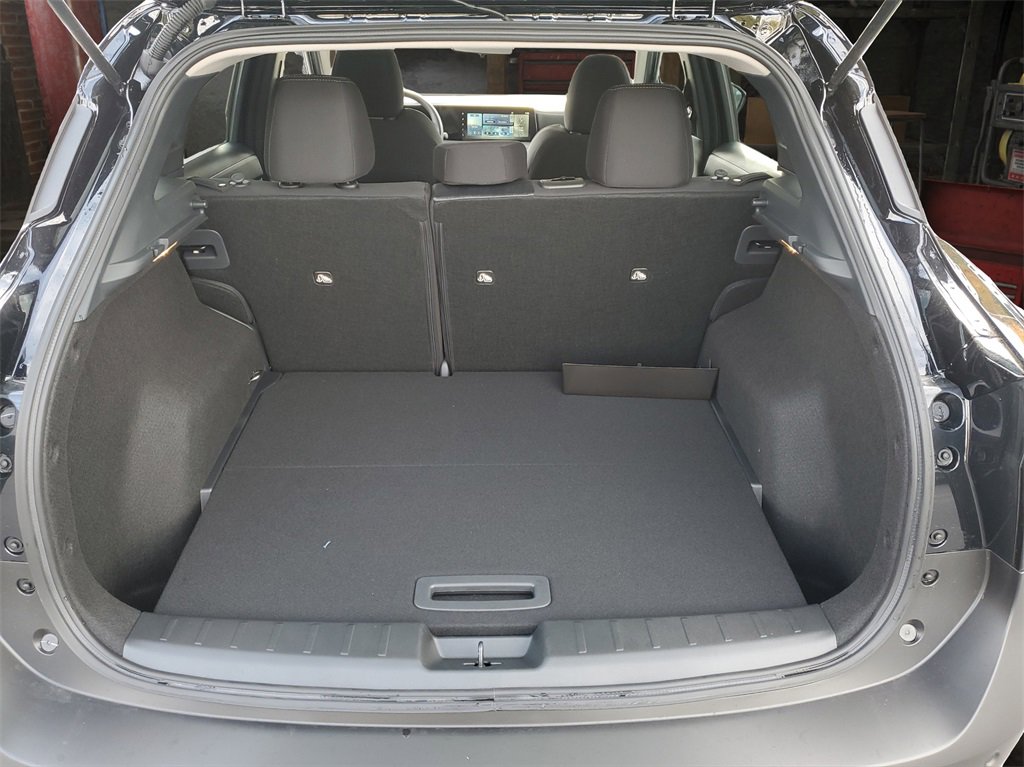 Used 2025 Nissan Kicks SV image 35