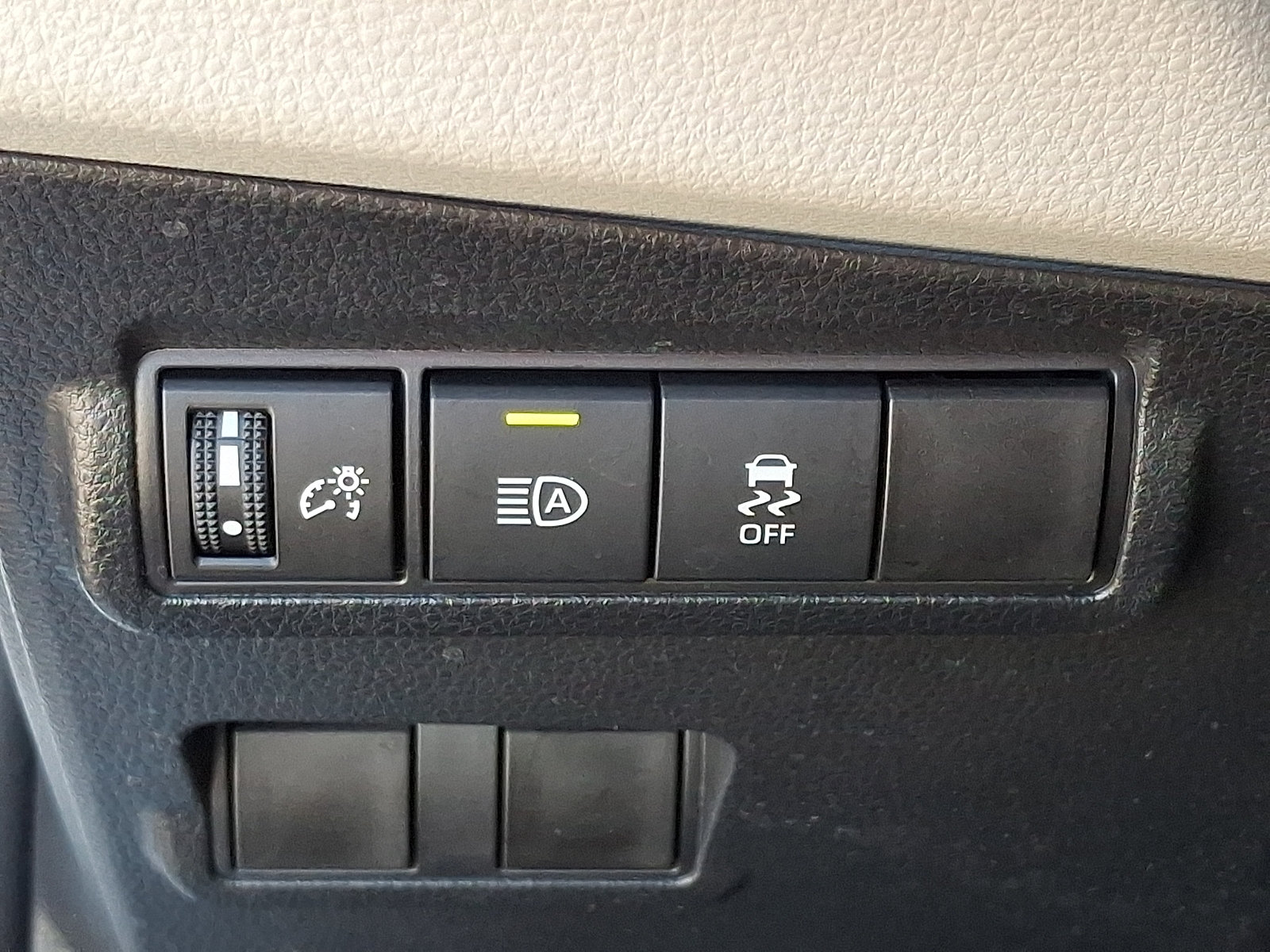 Certified 2026 Toyota Corolla Cross L AWD/4WD image 27