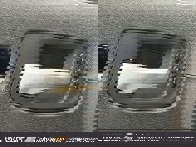 Used 2023 Chrysler 300 C image 26