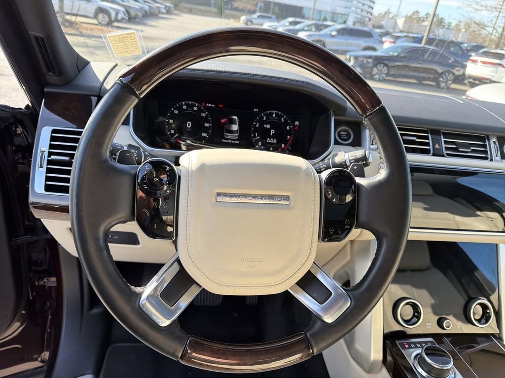 Used 2022 Land Rover Range Rover image 28
