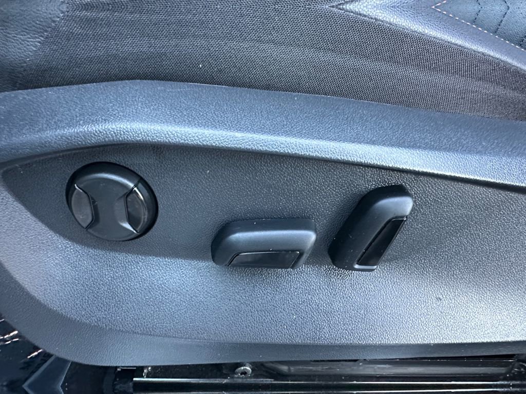 Used 2024 Volkswagen Tiguan Wolfsburg Edition image 10