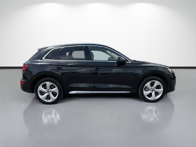Used 2021 Audi Q5 Prestige AWD/4WD image 2