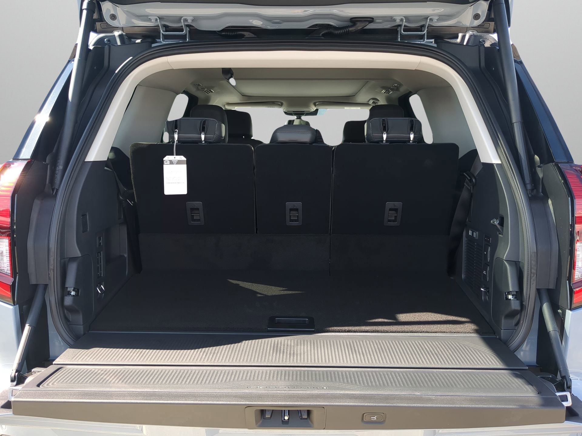 New 2025 Ford Expedition Active image 41