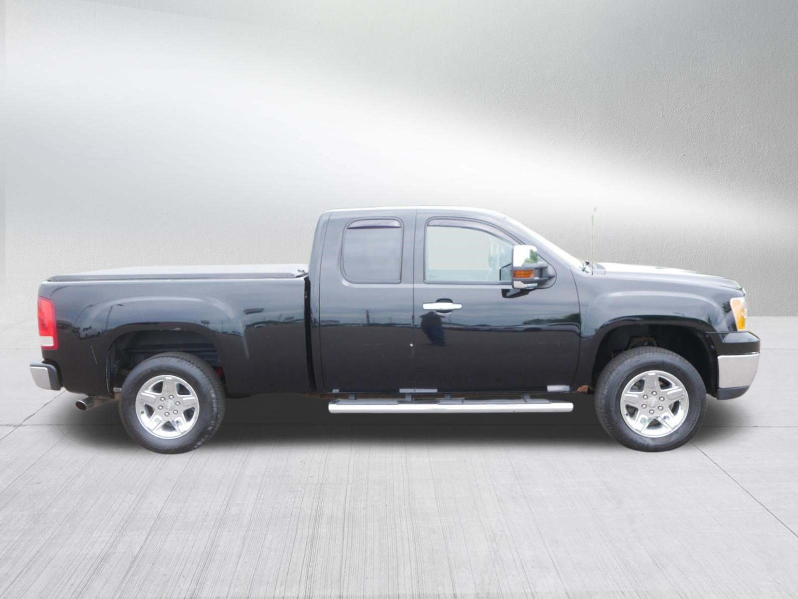 Used 2011 GMC Sierra 1500 SLT w/ All-Terrain Package AWD/4WD image 8