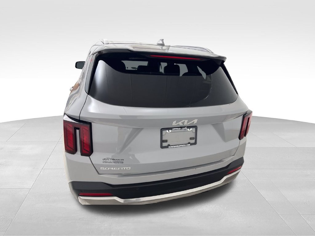 Used 2025 Kia Sorento S w/ Panoramic Sunroof Package FWD image 4