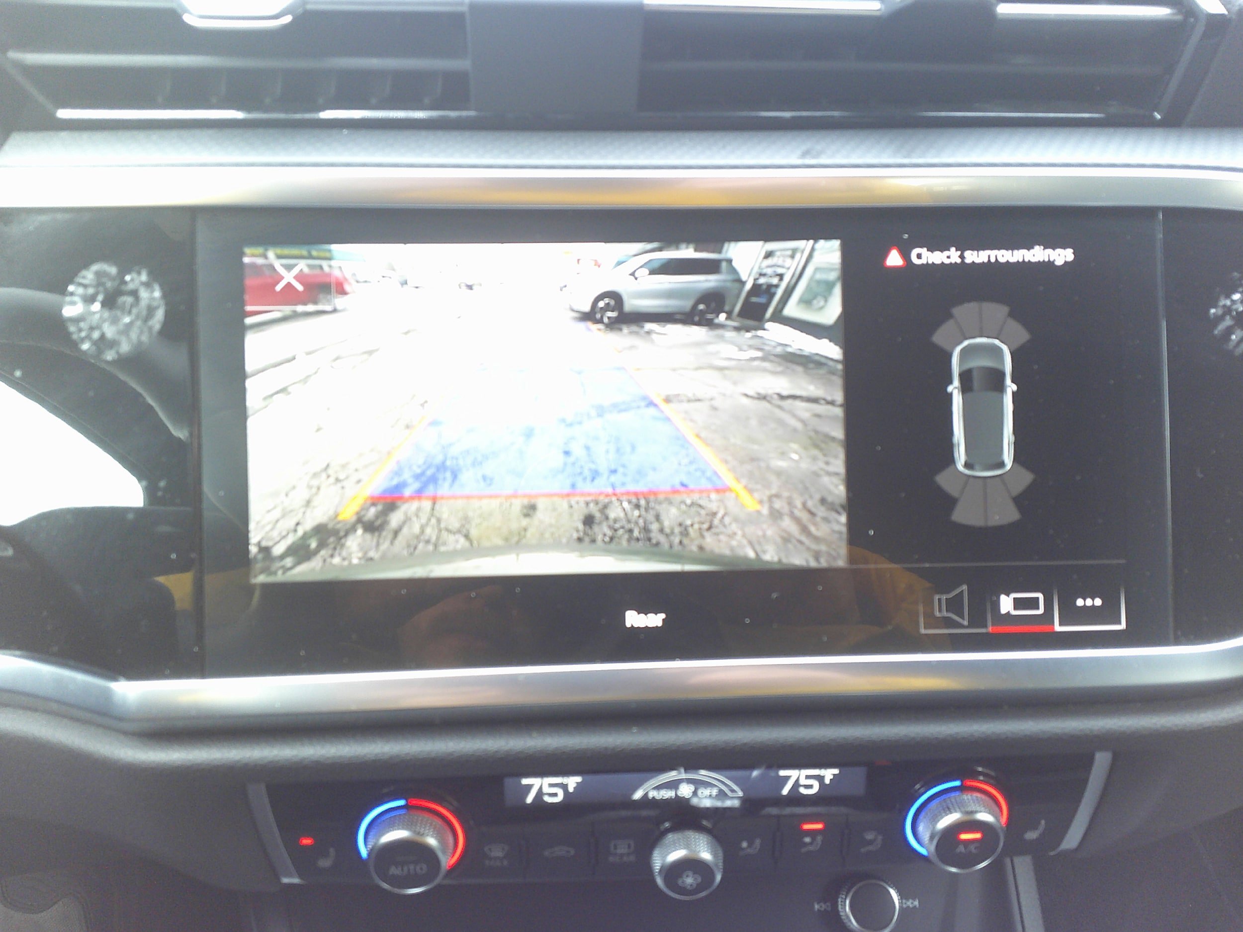 Used 2025 Audi Q3 2.0T Premium image 25