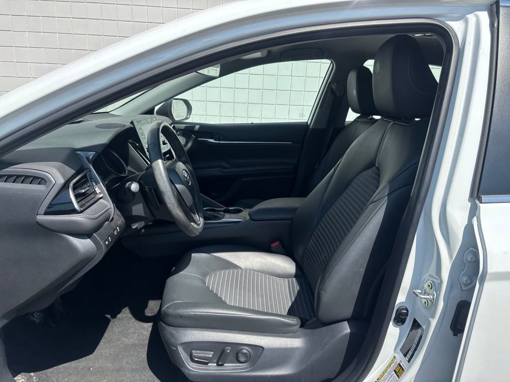 Used 2023 Toyota Camry SE image 4