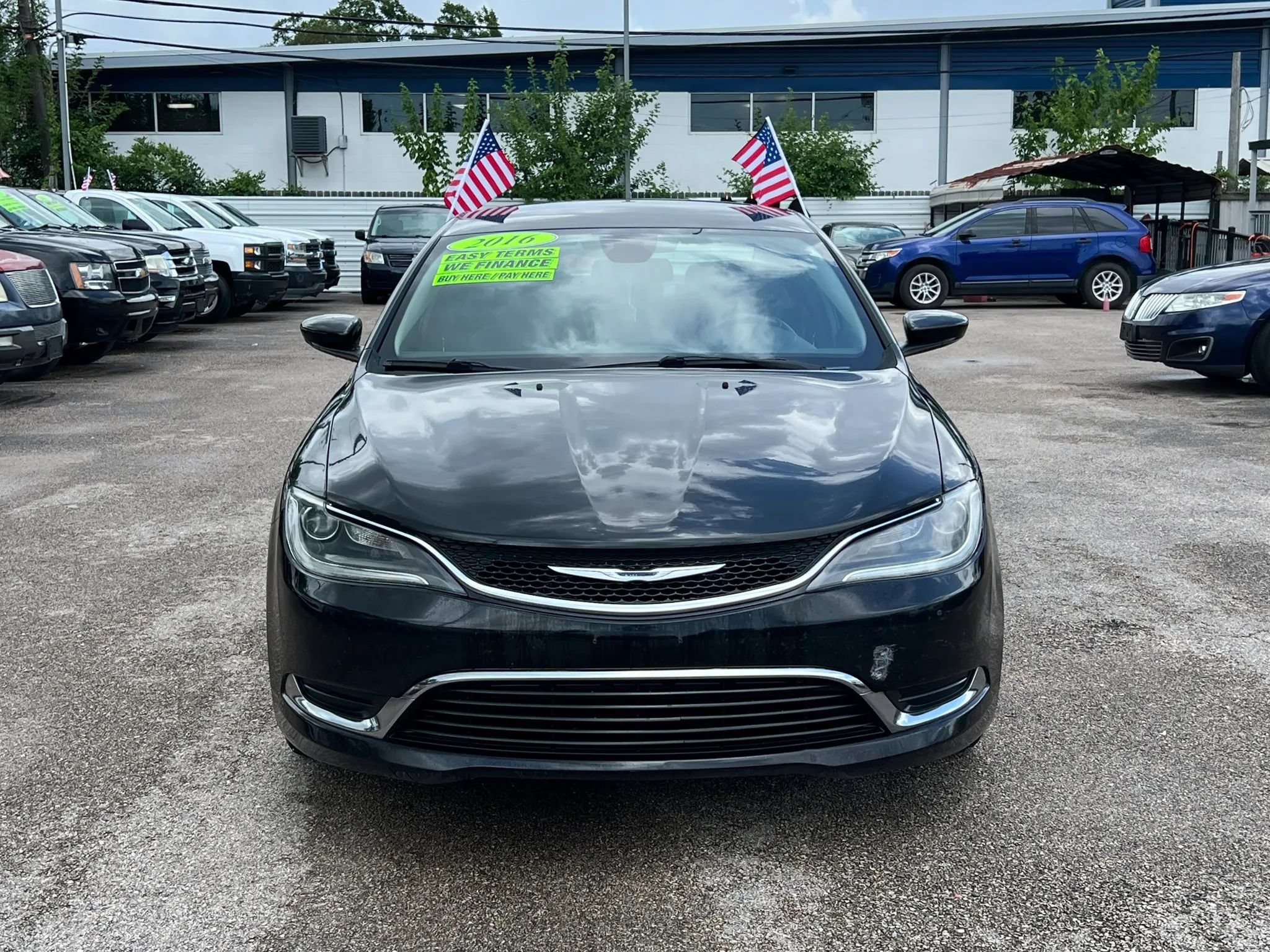 Used 2016 Chrysler 200 Limited w/ Convenience Group FWD image 3