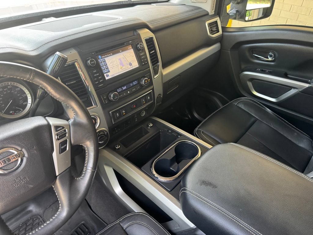 Used 2016 Nissan Titan PRO-4X w/ Pro-4x Convenience Package AWD/4WD image 26