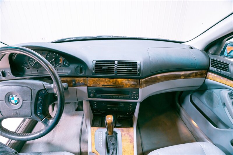 Used 1997 BMW 540i Sedan RWD image 18