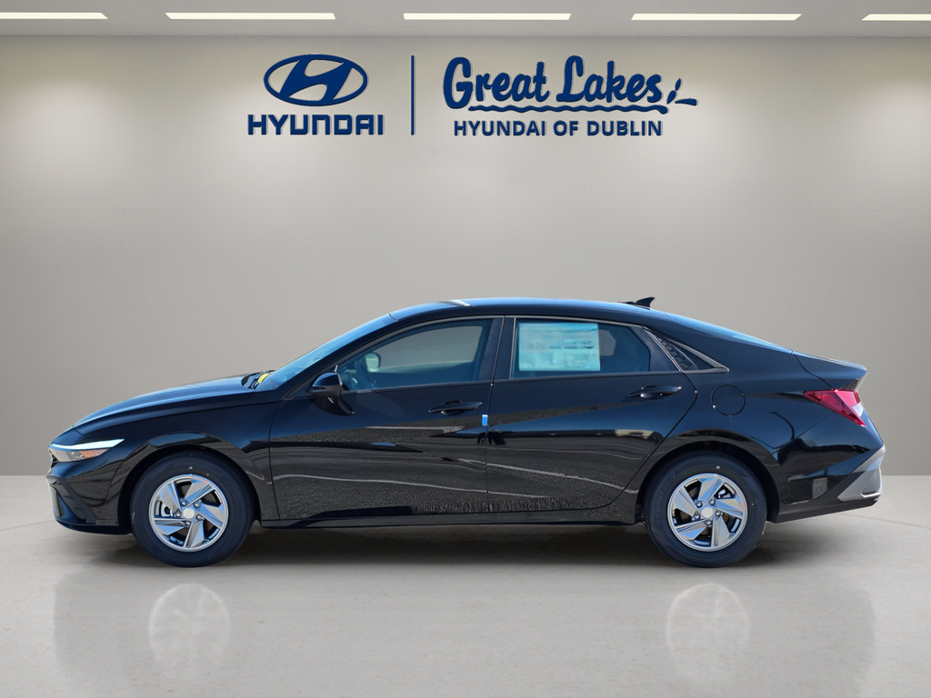 New 2026 Hyundai Elantra SE FWD image 2