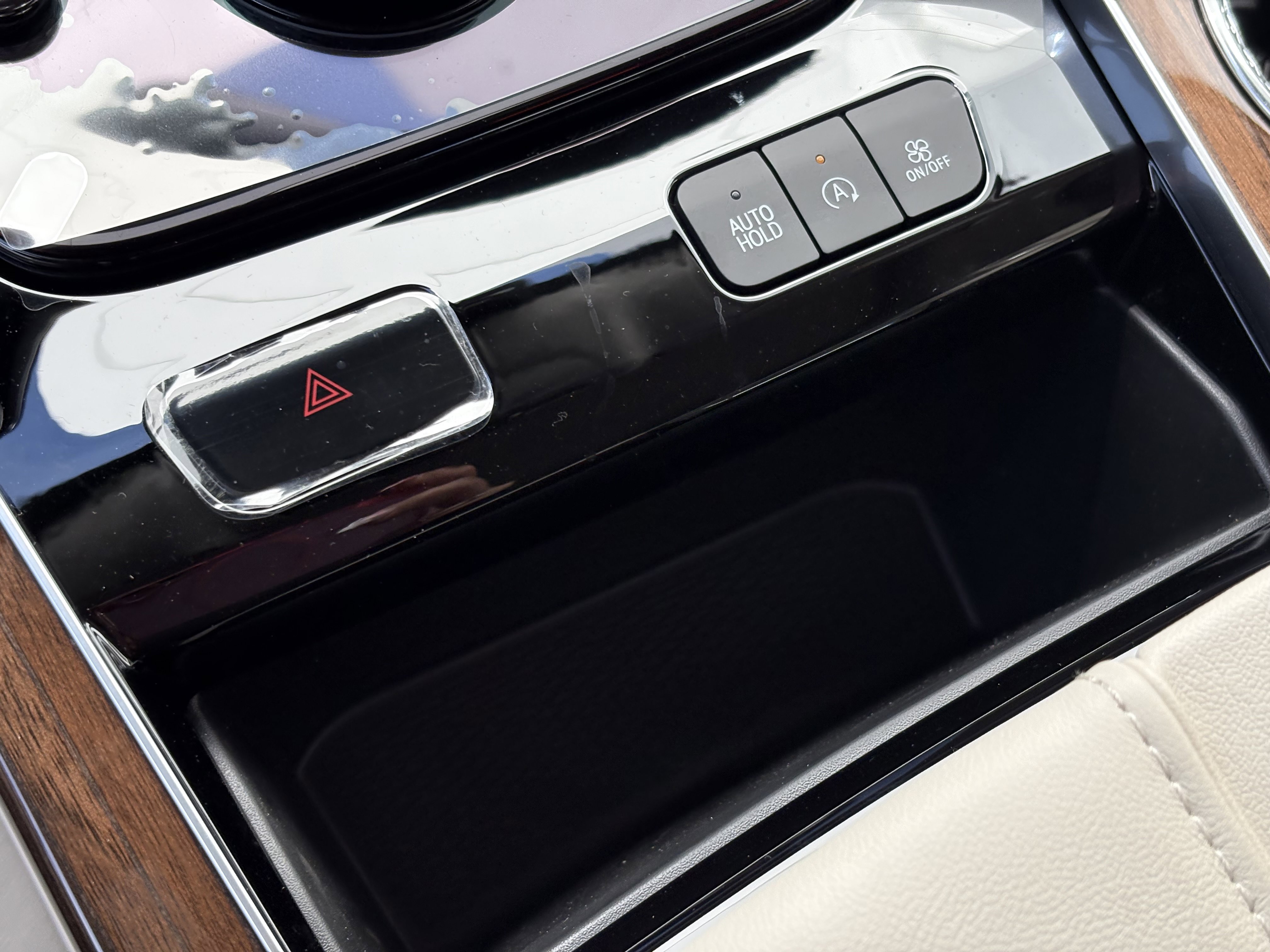 New 2026 Cadillac Escalade Platinum Sport w/ LPO, ONYX Package image 28