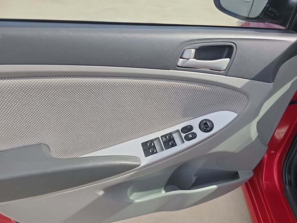 Used 2014 Hyundai Accent GS image 13